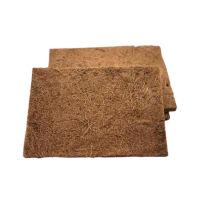 Cocosheet 50x50 Sabut kelapa diolah secara tradisional oleh ibu rumah tangga di Indonesia