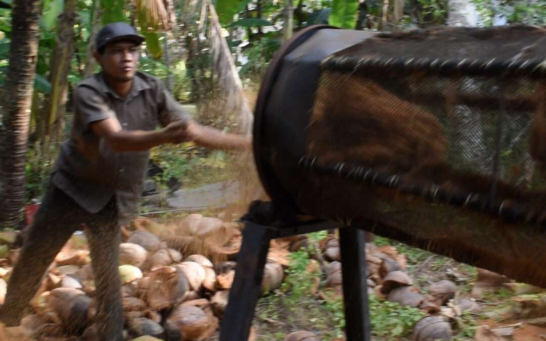 Perbandingan produk dari sabut kelapa dan bahan sintetis dalam industri modern